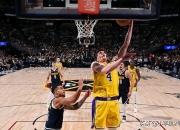 国王险胜威少，绝杀战胜关键表现点燃全场！