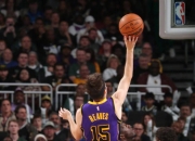 东契奇连续七场比赛得分超过绝杀，雄鹿挑战极限！